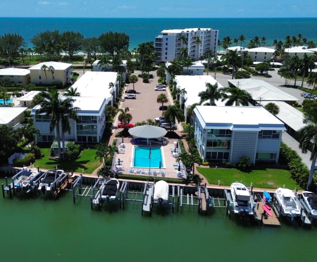 Port au Villa community